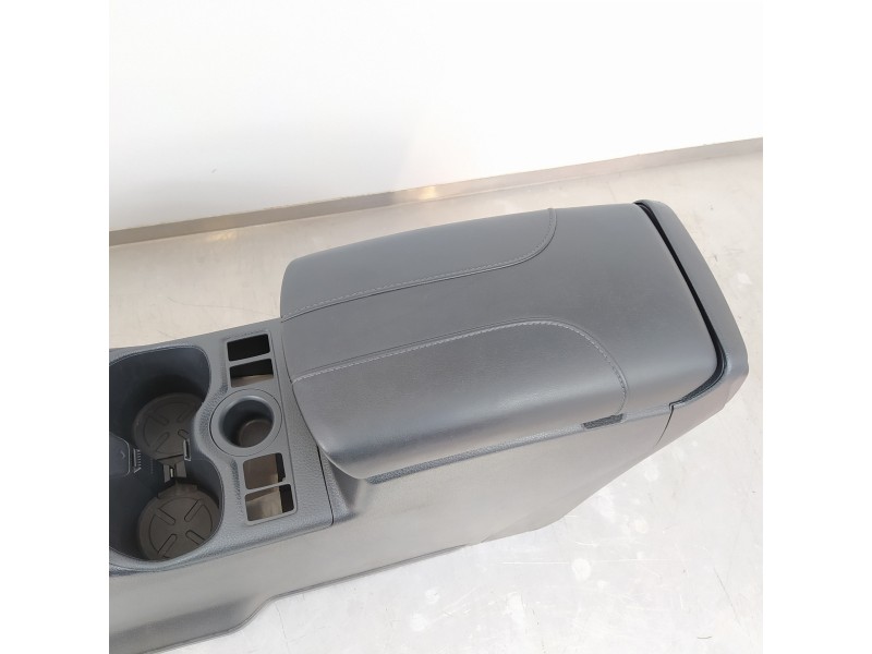 Recambio de apoyabrazos central para nissan x-trail (t32) connect referencia OEM IAM 969PA6FK0A 969PA6MA0B 