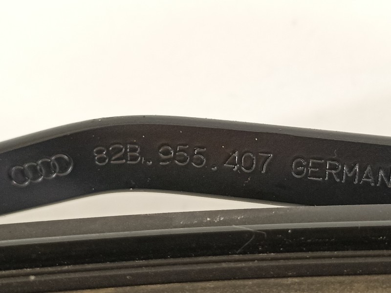 Recambio de brazo limpia delantero derecho para audi a1 sportback (gba) 25 tfsi básico referencia OEM IAM 82B955408  