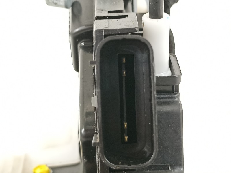 Recambio de cerradura puerta delantera derecha para hyundai i20 classic referencia OEM IAM 81320C8040  