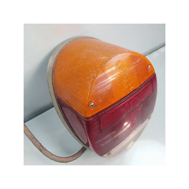 Recambio de piloto trasero derecho para volkswagen kaefer 1200 (typ 1) 1200 referencia OEM IAM 135945223C  