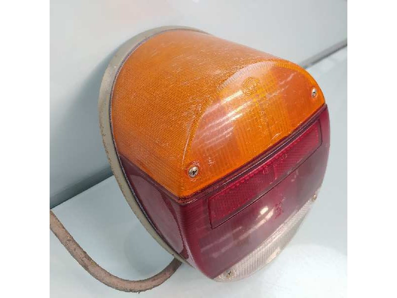 Recambio de piloto trasero derecho para volkswagen kaefer 1200 (typ 1) 1200 referencia OEM IAM 135945223C  