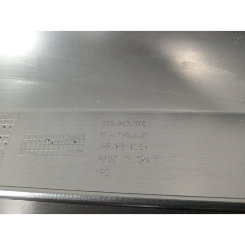 Recambio de guarnecido puerta trasera derecha para audi a1 sportback (gba) 25 tfsi básico referencia OEM IAM 82G867378  