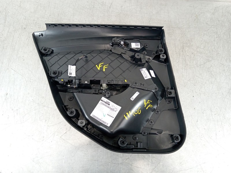 Recambio de guarnecido puerta trasera derecha para audi a1 sportback (gba) 25 tfsi básico referencia OEM IAM 82G867378  