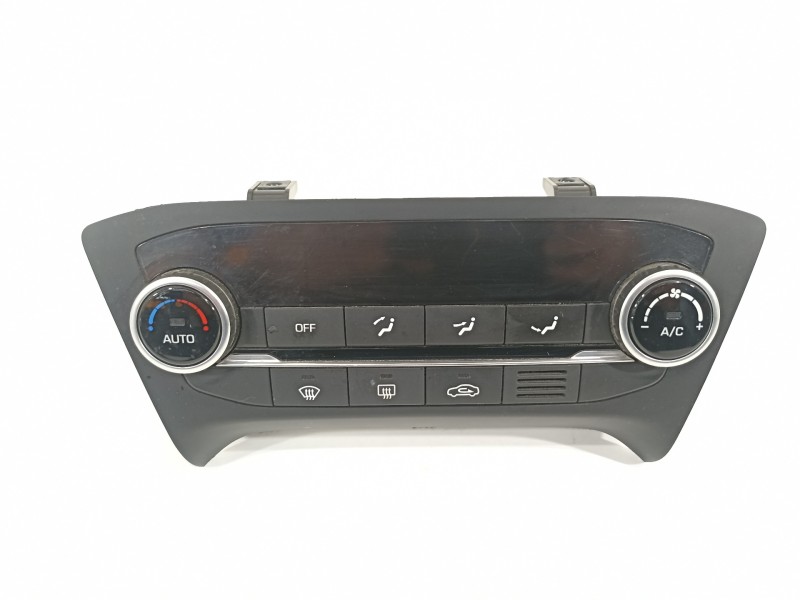 Recambio de mando climatizador para hyundai i20 classic referencia OEM IAM 97250C8200  