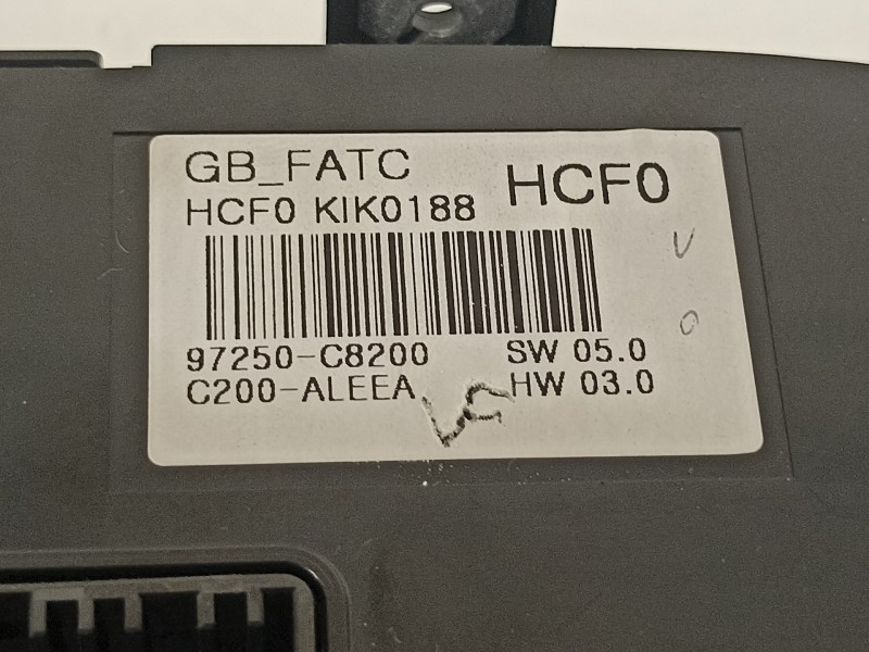 Recambio de mando climatizador para hyundai i20 classic referencia OEM IAM 97250C8200  