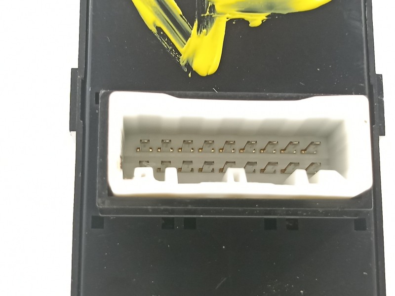 Recambio de mando elevalunas delantero izquierdo para hyundai i20 classic referencia OEM IAM 93570C8120 299131738 299134517