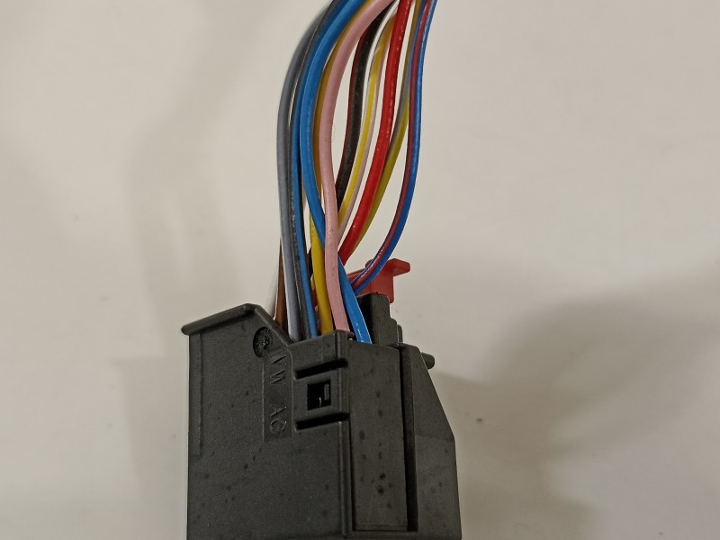 Recambio de retrovisor derecho para audi a1 sportback (gba) 25 tfsi básico referencia OEM IAM 82B857410  