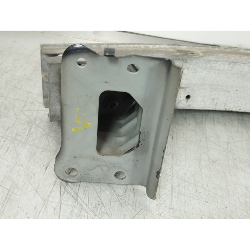 Recambio de refuerzo paragolpes delantero para toyota corolla verso (r1) 2.2 d-4d luna referencia OEM IAM   