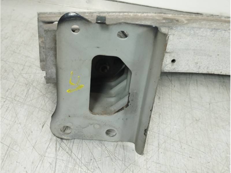 Recambio de refuerzo paragolpes delantero para toyota corolla verso (r1) 2.2 d-4d luna referencia OEM IAM   