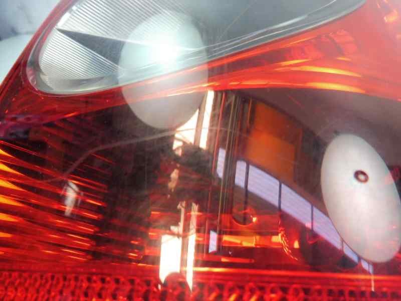 Recambio de piloto trasero derecho para renault megane ii familiar dynamique confort referencia OEM IAM 8200142683  