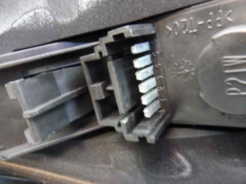 Recambio de piloto trasero derecho para renault megane ii familiar dynamique confort referencia OEM IAM 8200142683  