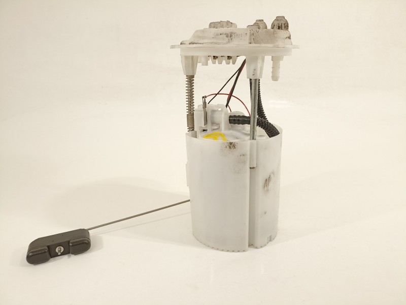 Recambio de bomba combustible para renault megane iii coupe bose edition referencia OEM IAM 172020059R  