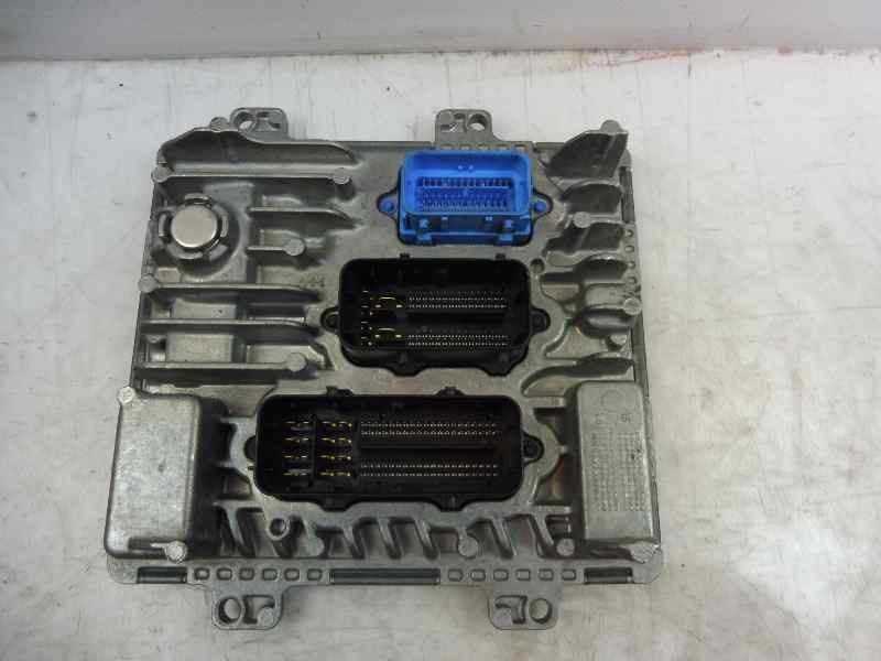 Recambio de centralita motor uce para opel astra j sports tourer selective referencia OEM IAM 55484738  