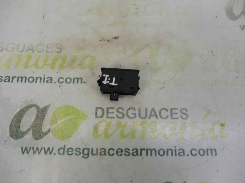 Recambio de mando elevalunas trasero izquierdo para opel astra h berlina cosmo referencia OEM IAM 13197131 03459105 