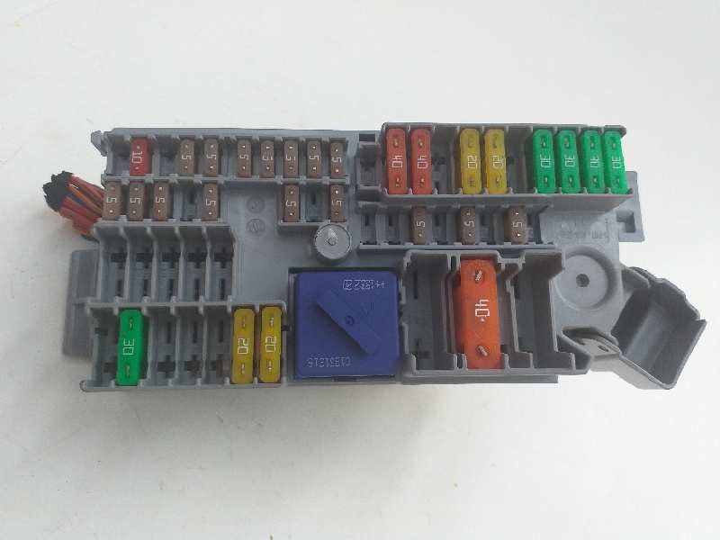 Recambio de caja reles / fusibles para bmw serie x3 (g01) xdrive20d xline referencia OEM IAM 680748701 6114V7 