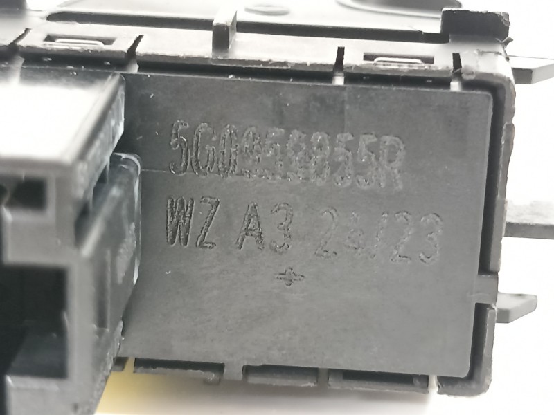 Recambio de mando elevalunas trasero derecho para audi a1 sportback (gba) 25 tfsi básico referencia OEM IAM 5G0959855R  