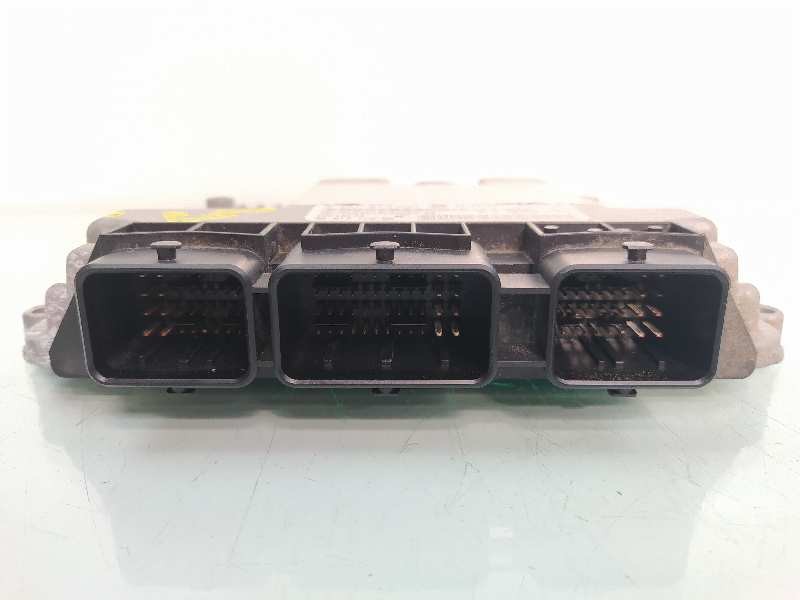 Recambio de centralita motor uce para citroën c4 berlina collection referencia OEM IAM 9661377280 0281011863 