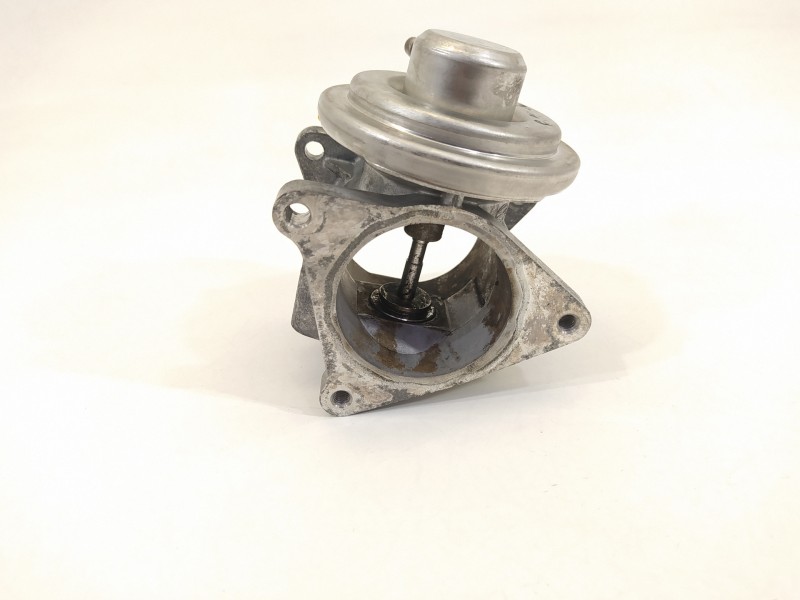 Recambio de valvula egr para mitsubishi grandis (na0w) 2.0 di-d inform referencia OEM IAM 038131501AN  