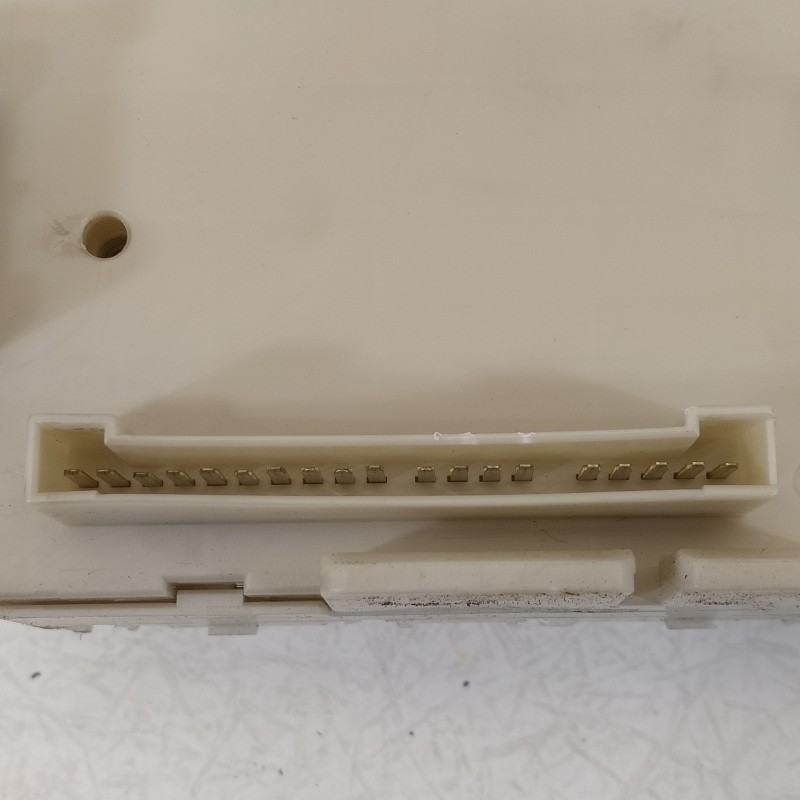 Recambio de caja reles / fusibles para mitsubishi grandis (na0w) 2.0 di-d inform referencia OEM IAM 909010276 909010276 