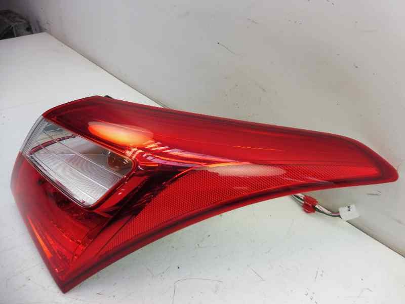 Recambio de piloto trasero derecho para hyundai i30 (gd) classic referencia OEM IAM 92402A50  