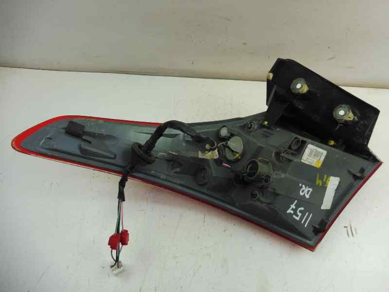 Recambio de piloto trasero derecho para hyundai i30 (gd) classic referencia OEM IAM 92402A50  