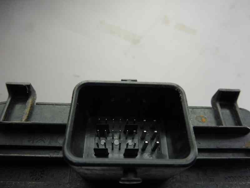 Recambio de modulo electronico para citroën c5 berlina exclusive referencia OEM IAM 9681575580 89901883 