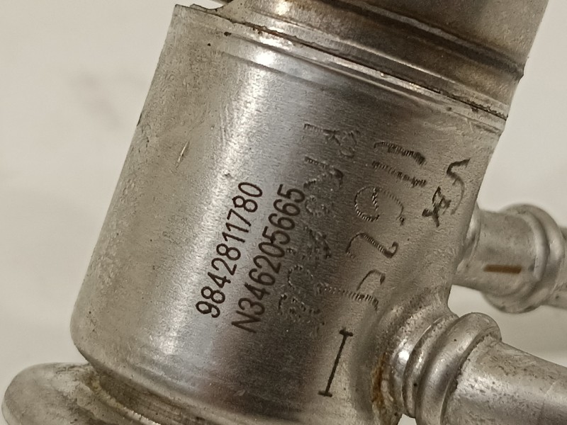 Recambio de inyector para toyota proace city referencia OEM IAM 9842811780  