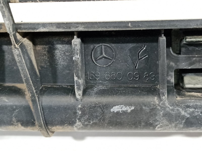 Recambio de rejilla delantera para mercedes-benz clase a (w169) a 200 cdi a-edition referencia OEM IAM 1698800983  