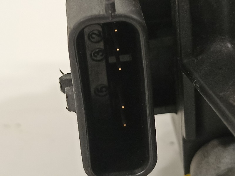 Recambio de valvula egr para nissan nv 200 (m20) nv200 combi comfort referencia OEM IAM 147105308R 8200129863 