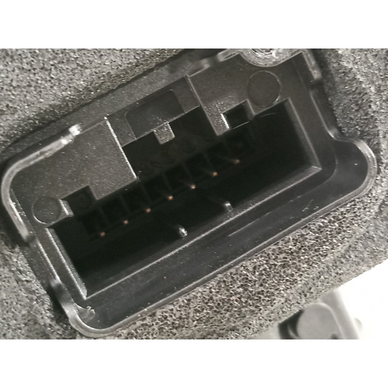 Recambio de cerradura puerta trasera derecha para audi a1 sportback (gba) 25 tfsi básico referencia OEM IAM 5TA839016Q  