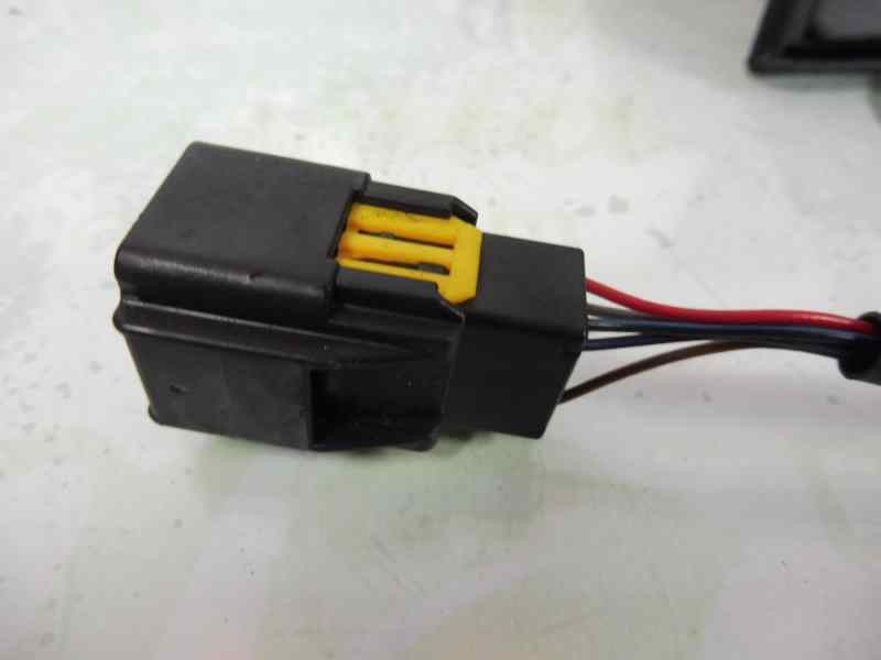 Recambio de retrovisor izquierdo para peugeot expert kasten furg. largo referencia OEM IAM 14007425XT  