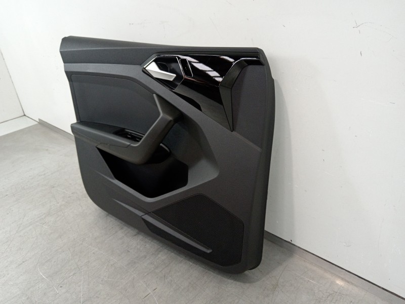 Recambio de guarnecido puerta delantera izquierda para audi a1 sportback (gba) 25 tfsi básico referencia OEM IAM 82B867177  