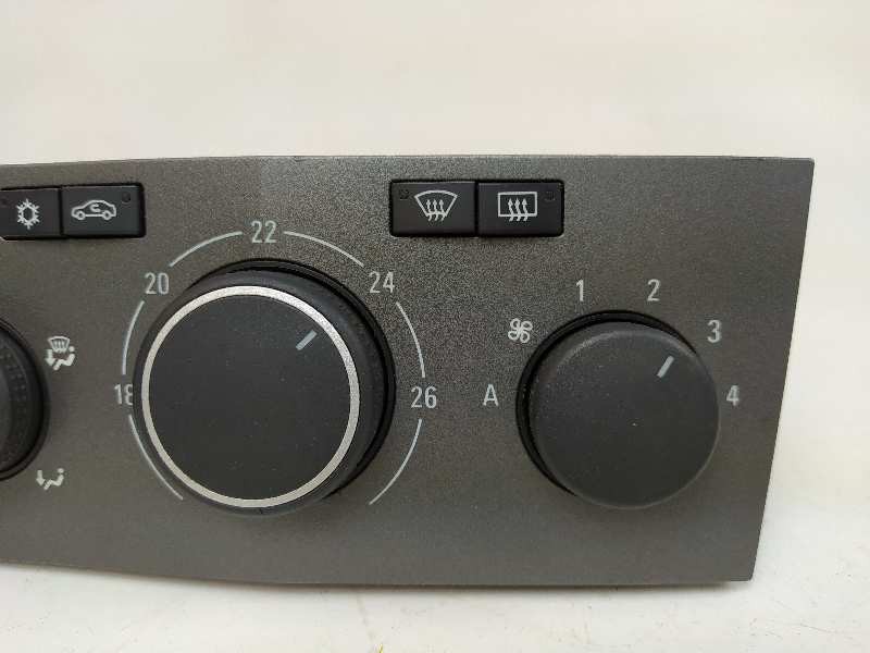 Recambio de mando climatizador para opel zafira b enjoy referencia OEM IAM 13231049  