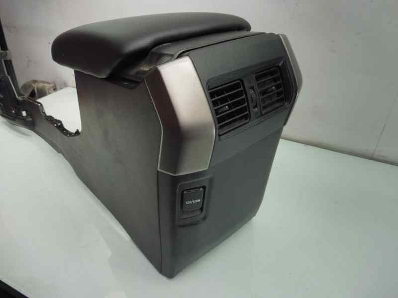 Recambio de apoyabrazos central para toyota land cruiser (j15) basis referencia OEM IAM 5891160220  