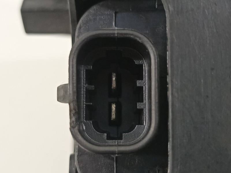 Recambio de alternador para opel astra j lim. 1.6 cdti dpf referencia OEM IAM 13586366  