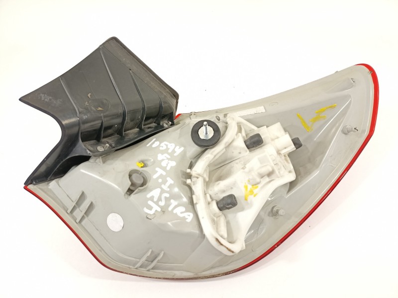 Recambio de piloto trasero izquierdo para opel astra j lim. 1.6 cdti dpf referencia OEM IAM 1222087  