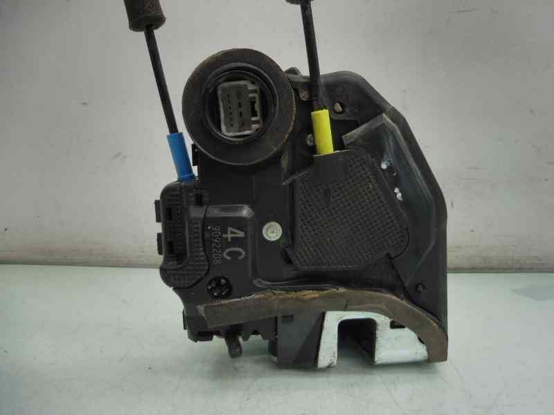 Recambio de cerradura puerta trasera derecha para toyota land cruiser (j15) basis referencia OEM IAM 9092208  