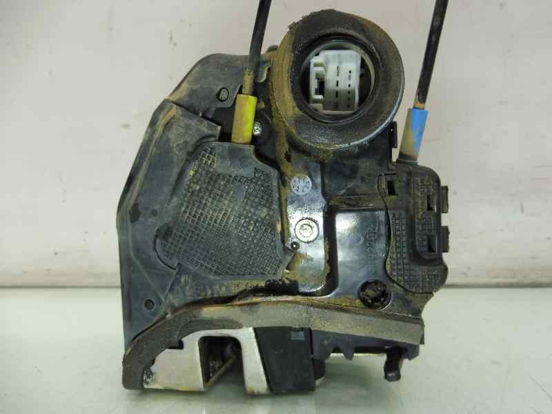 Recambio de cerradura puerta trasera izquierda para toyota land cruiser (j15) basis referencia OEM IAM 9092202  