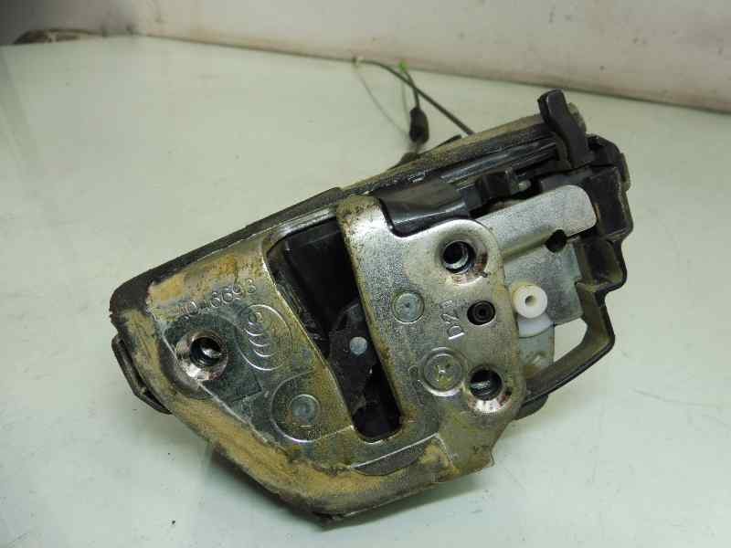 Recambio de cerradura puerta trasera izquierda para toyota land cruiser (j15) basis referencia OEM IAM 9092202  