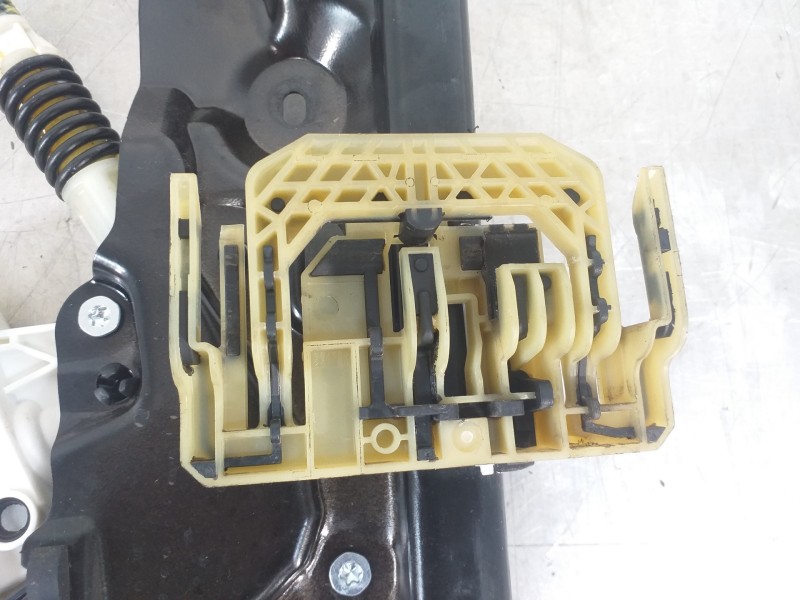 Recambio de elevalunas delantero izquierdo para bmw serie 5 touring (f11) 530d xdrive referencia OEM IAM 7182131 7248171 