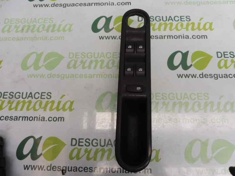 Recambio de mando elevalunas delantero izquierdo para renault espace iv (jk0) grand espace initiale referencia OEM IAM 820051935