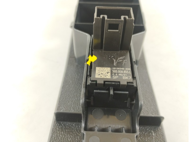 Recambio de mando elevalunas delantero derecho para volkswagen t-roc advance referencia OEM IAM 5G0959855L  