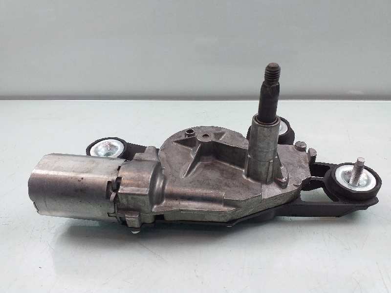 Recambio de motor limpia trasero para ford kuga (cbv) trend referencia OEM IAM 8V4117K441AB 0390201854 