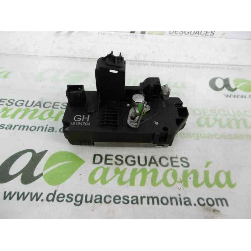 Recambio de cerradura puerta trasera derecha para opel corsa c silverline referencia OEM IAM 13154794  