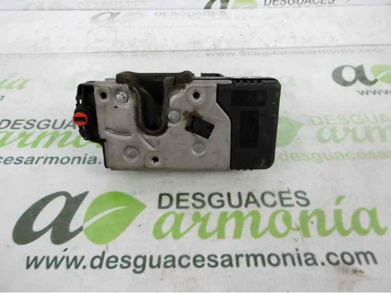 Recambio de cerradura puerta trasera derecha para opel corsa c silverline referencia OEM IAM 13154794  