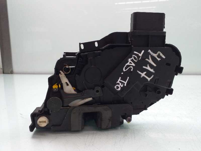 Recambio de cerradura puerta trasera izquierda para ford kuga (cbv) trend referencia OEM IAM 8V4AS26413EA  