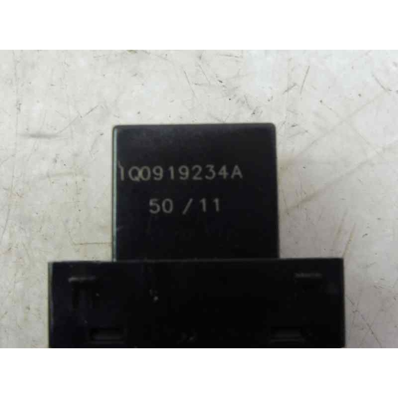 Recambio de delco (pantalla multifuncion) para volkswagen scirocco (137) 2.0 tdi (125kw) referencia OEM IAM 1Q0919234A  