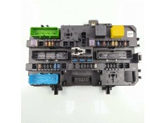 Recambio de caja reles / fusibles para opel astra h berlina enjoy referencia OEM IAM 13181278 5DK008669  2