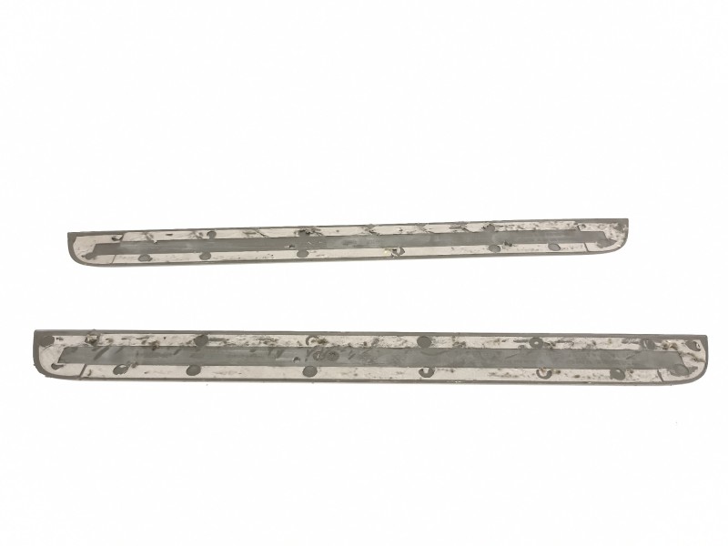 Recambio de moldura para audi a1 sportback (gba) 25 tfsi básico referencia OEM IAM 8V4853492J 8V4853491M 8V4853491N