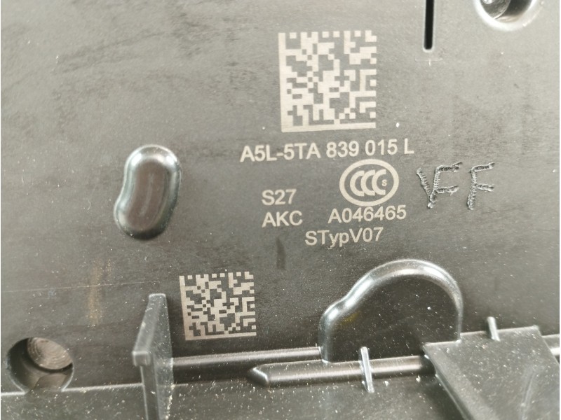 Recambio de cerradura puerta trasera izquierda para volkswagen t-roc advance referencia OEM IAM 5TA839015L  